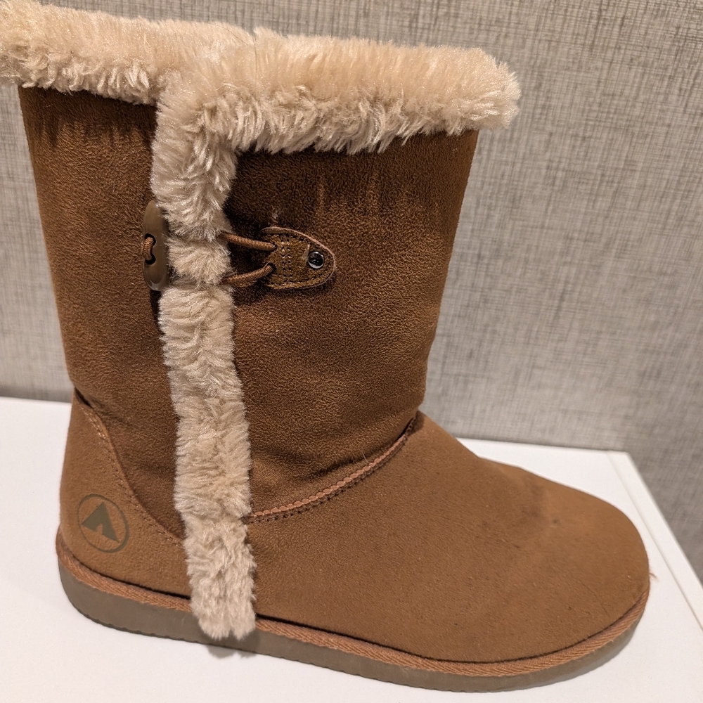 Airwalk Women's Chestnut Brown Faux-Fur Trim Boot